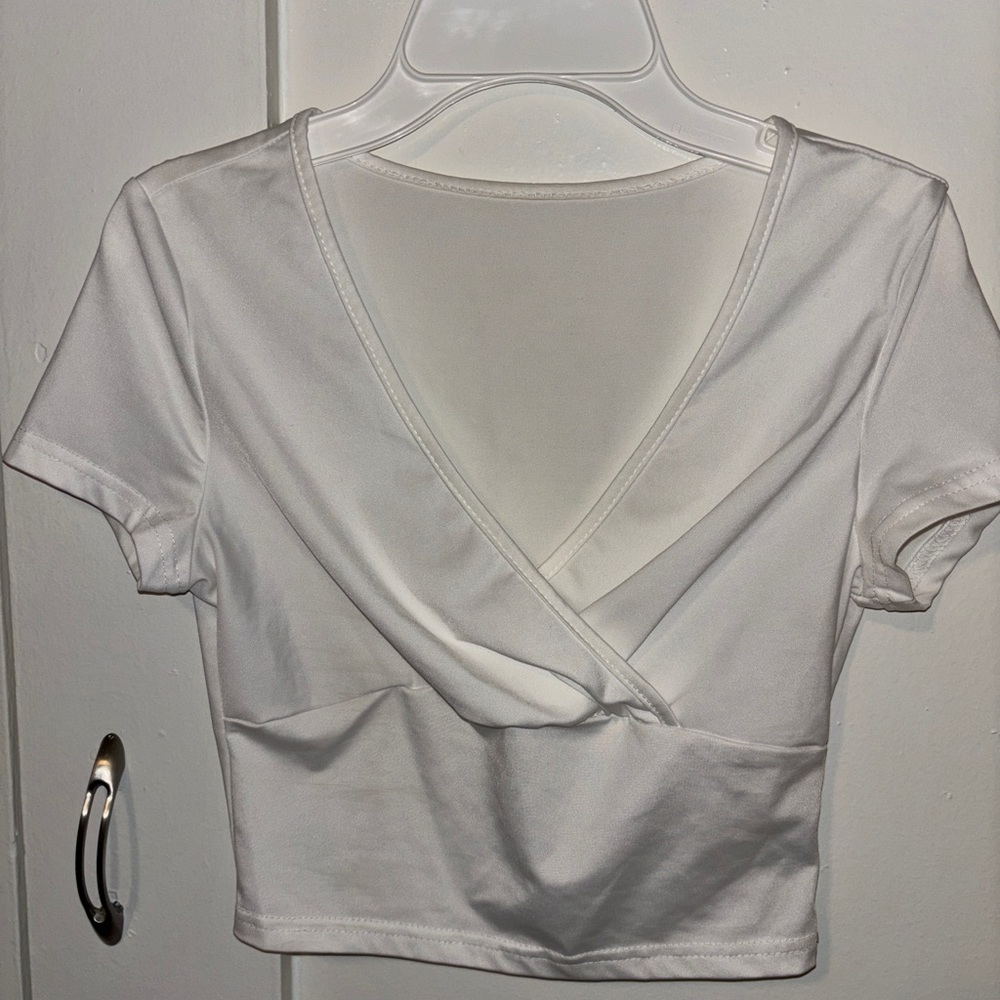 SHEIN White V-Neck Crop Top - size small